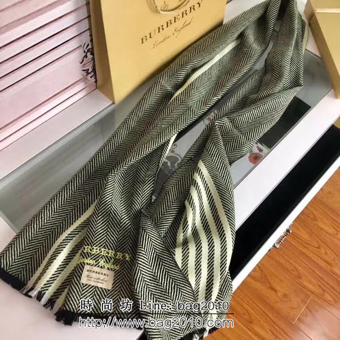 BURBERRY巴寶莉2018最新款 真絲羊絨雙色人字紋圍巾 男女同款 LLWJ6095